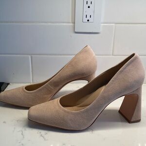 ANTONIO MELANI Cream Heels Classic Design